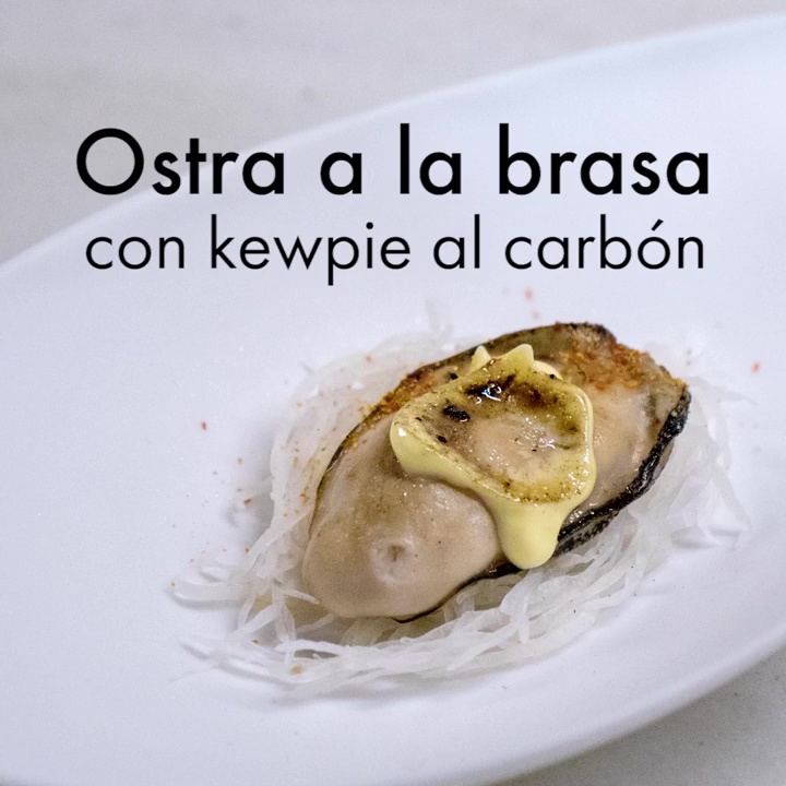 Vamos a estrenar el video de la receta original del Koyshunka, con una estrella de Michelín,Barcelona. <br />Hideki Matsuhisa, el chef-propietario del local, nos enseña su receta con mahonesa japonesa kewpie.