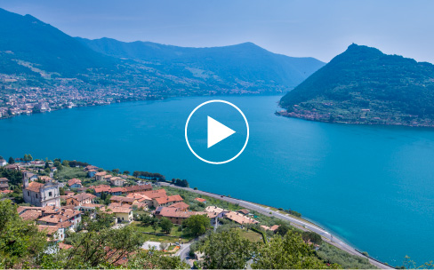 Lake Iseo, Franciacorta.
Freshly caught fish and vibrant Vegetables come together with a local sparkling wine on an island paradise. 